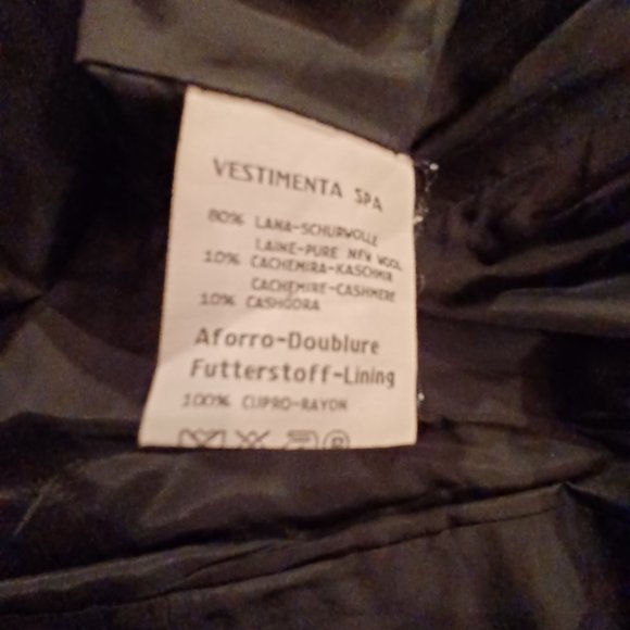 Mint Giorgio Armani Gray Flannel Wool and Cashmere Suit.  Size 42 - Picture 3 of 14